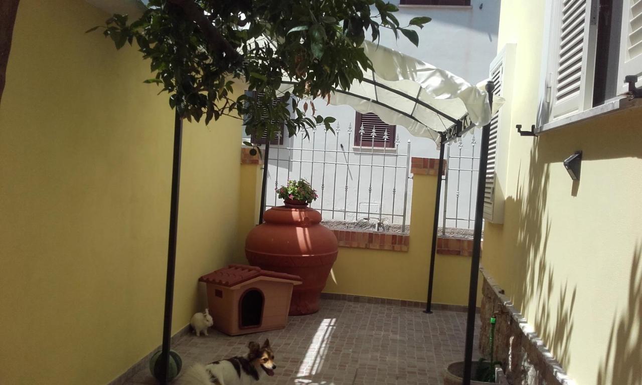 B&B A Casa Di Antonella Скаури Экстерьер фото